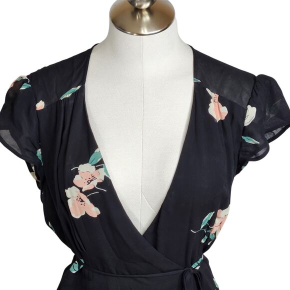 Reformation Carina Wrap Dress Womens Size Medium Black Floral Print Crepe Midi - Picture 3 of 10